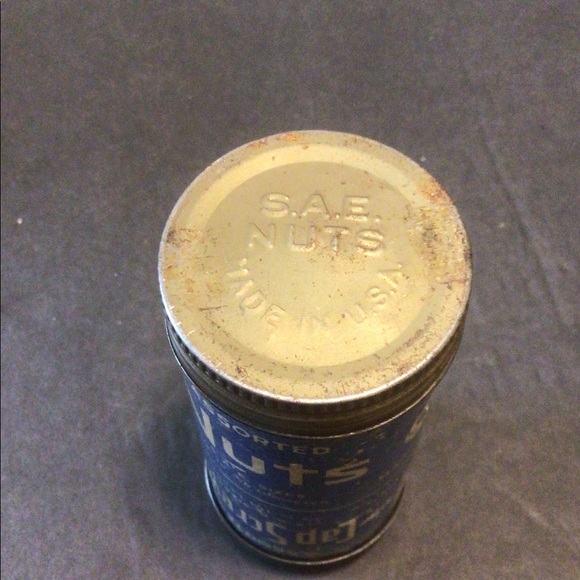 Rare 1930’s Nuts & Cap Screws advertising tin - Picture 2 of 4